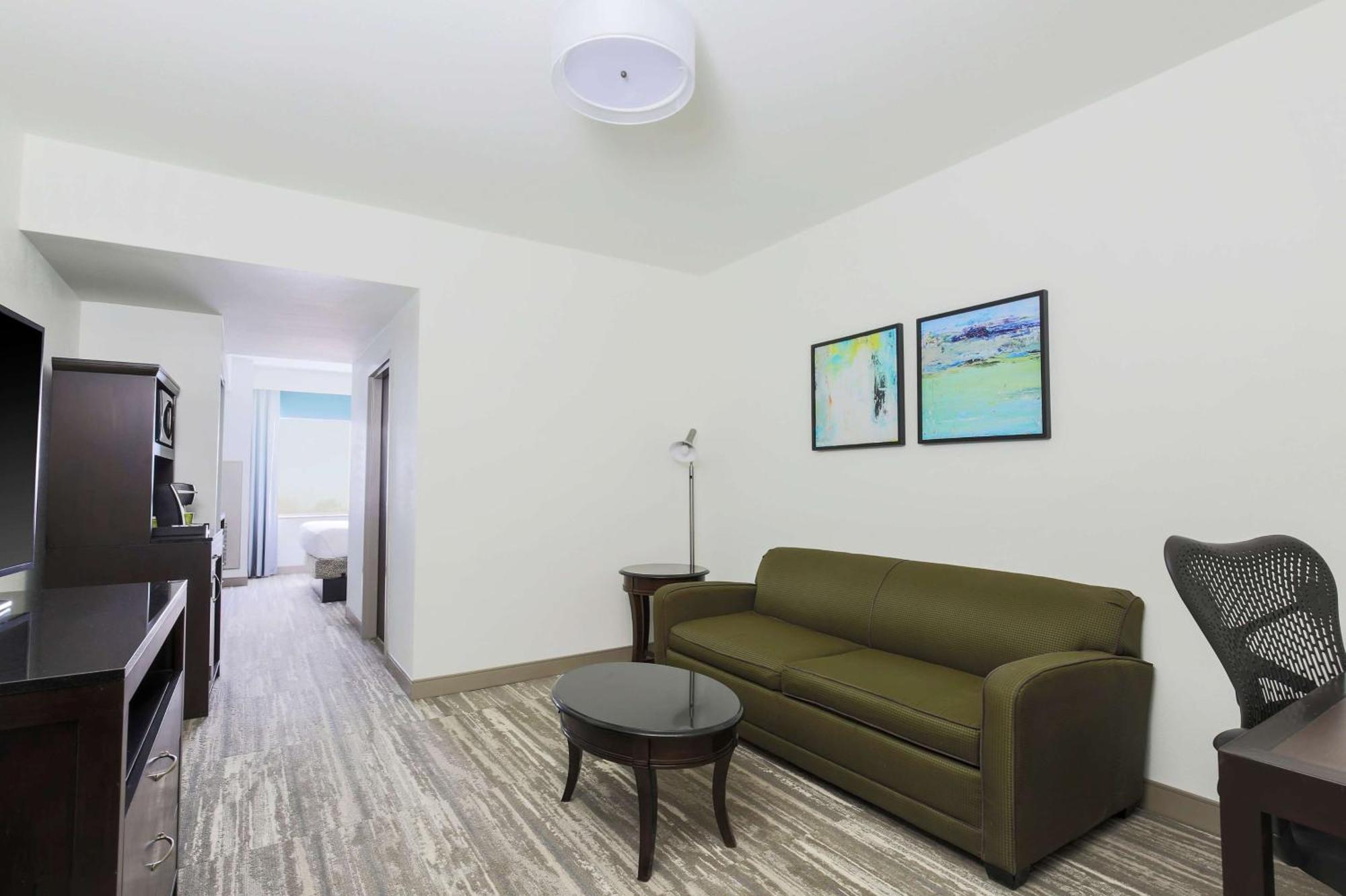 King Room with Roll-In Shower - Mobility/Hearing Accessible
